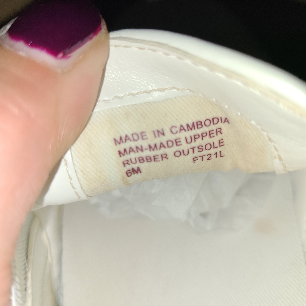Teddi Slip-On Sneaker Size 6 Signature Logo - Picture 9 of 11